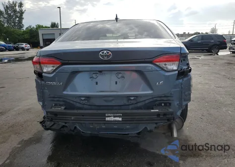 2021 Toyota Corolla Le z USA, uszkodzony, nr VIN JTDEPMAE7MJ126021